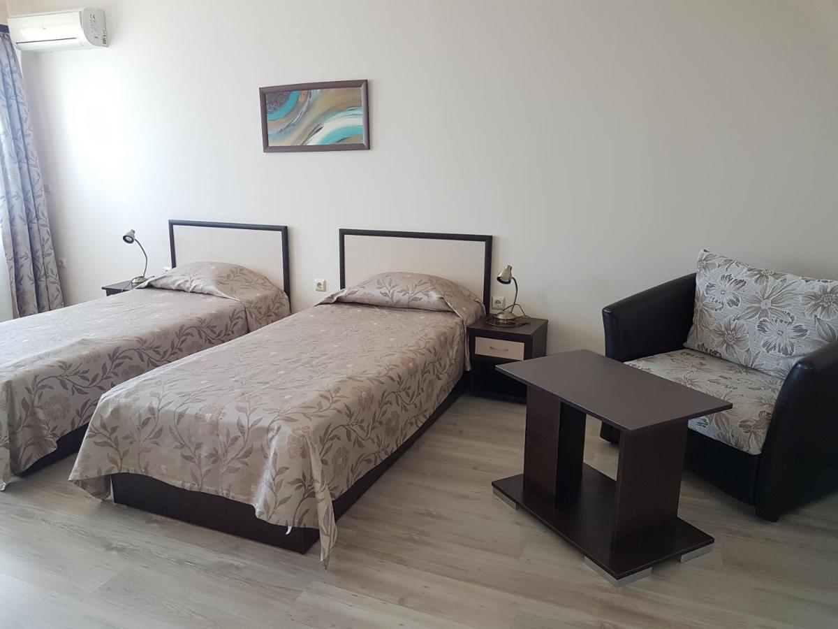 Family Hotel Venera Kavarna Buitenkant foto