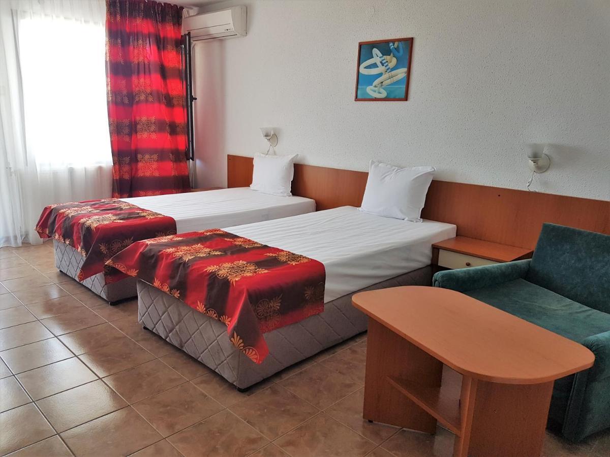 Family Hotel Venera Kavarna Buitenkant foto