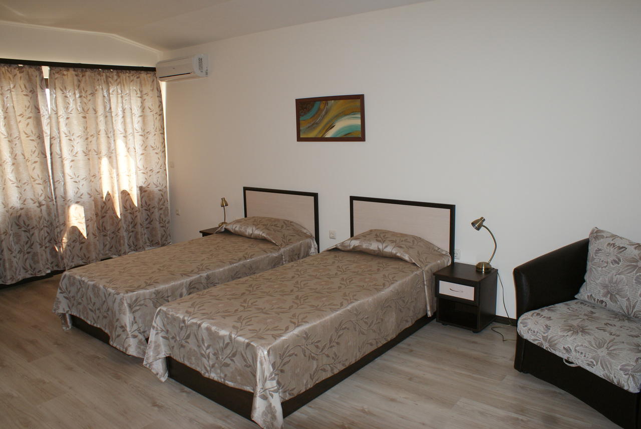 Family Hotel Venera Kavarna Buitenkant foto