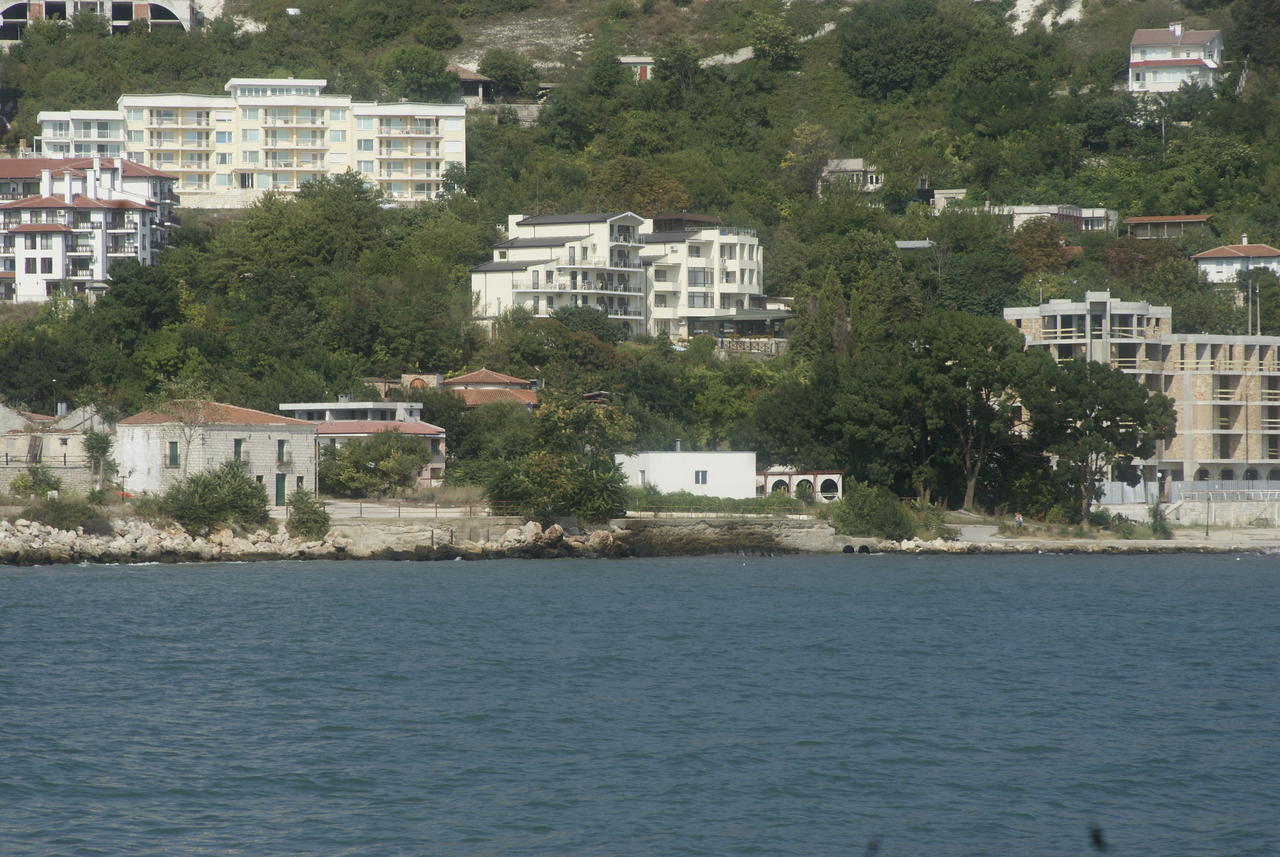 Family Hotel Venera Kavarna Buitenkant foto